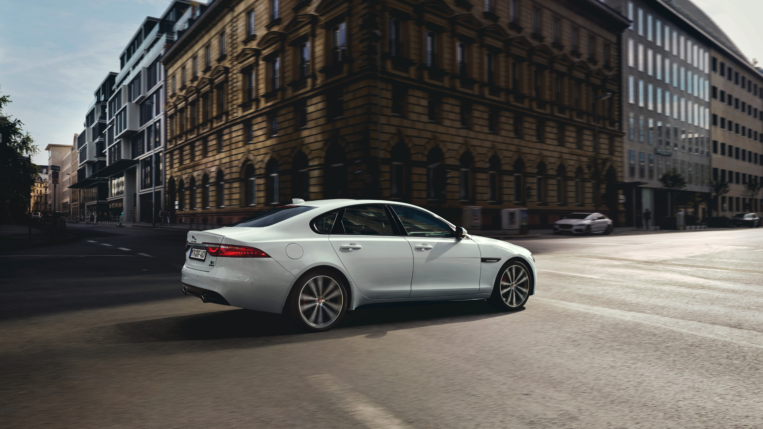 Jaguar XF 4