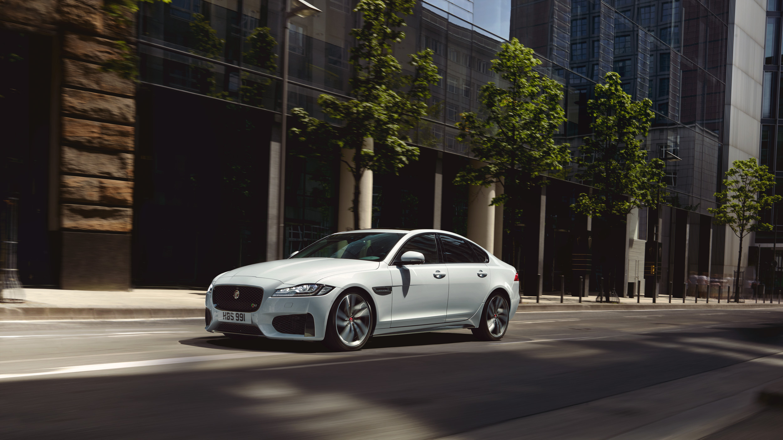 Jaguar XF 3